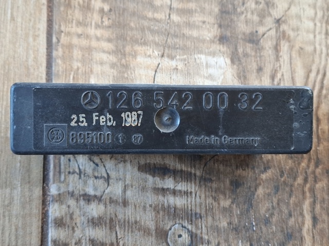 Реле фар передніх 1265420032 MERCEDES