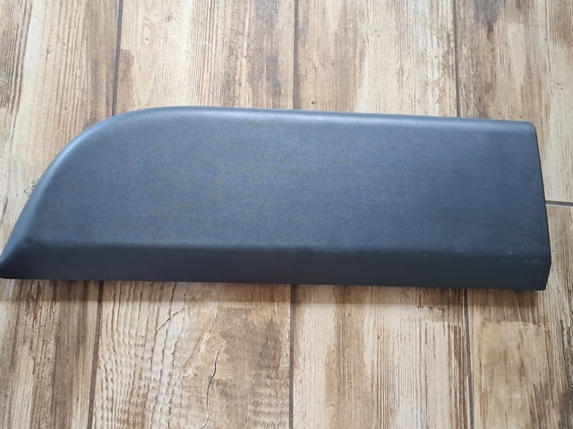 Молдинг передніх правих дверей, нижній 808200149R RENAULT