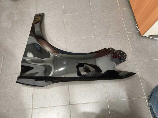 Ліве переднє крило 5380233200 TOYOTA
