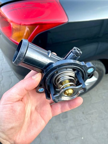Кришка корпусу термостата 5184570AJ MARKET (OEM)