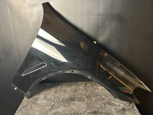 Переднє праве крило 41007930972 BMW