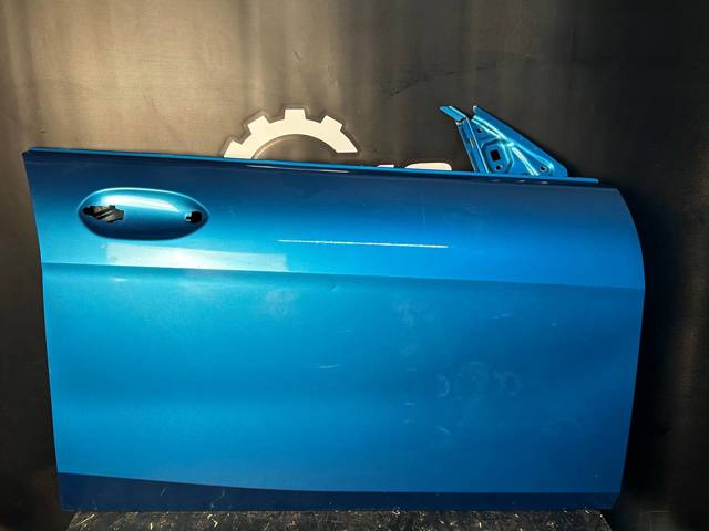 Дверка передня права 41515A70A34 BMW