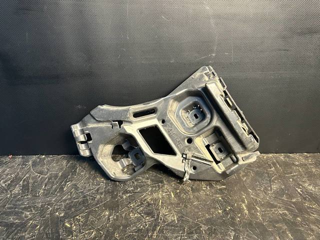 Напрямна заднього бампера, права 51128494946 BMW