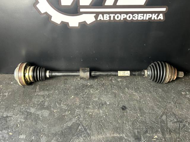 Привід правий 5Q0407272DD VAG