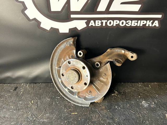 Цапфа поворотна права 5Q0505436F VAG