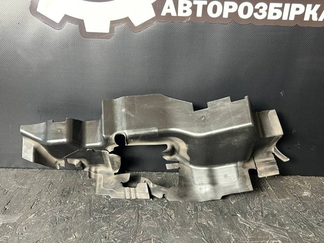 Повітропровід / дефлектор радіатора, правий 8V0121284K VAG