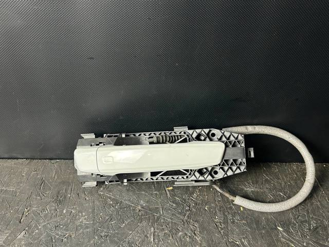 Ручка дверей правих, зовнішня, перед/зад 8V0837206A VAG