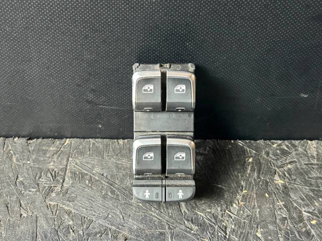 Центральна кнопка підйомника стекол 8V0959851L VAG