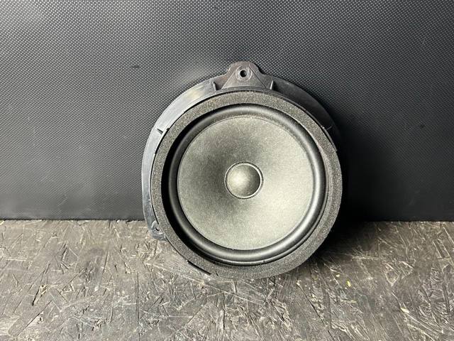 Динамік передньої двері 8V4035411B VAG