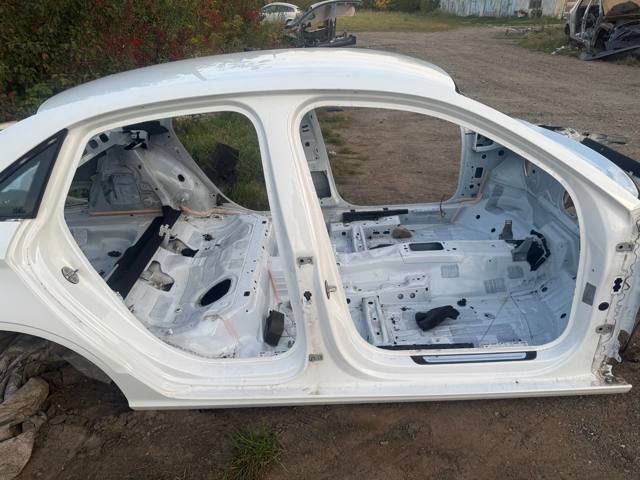Крило праве заднє 8V5809840 VAG