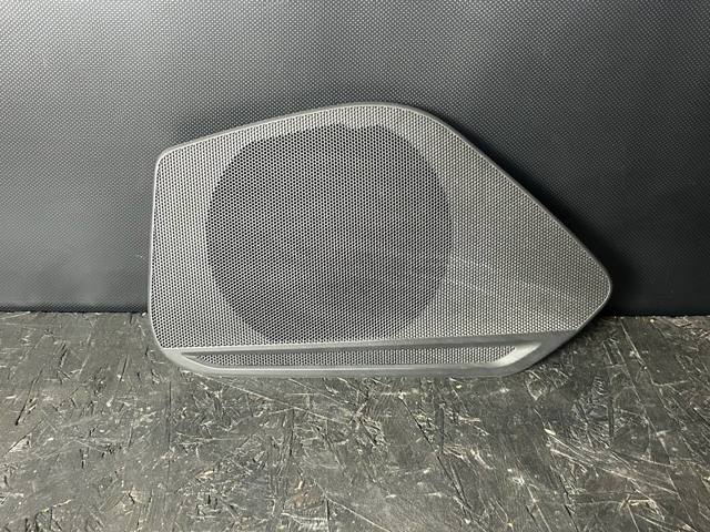 Накладка динаміка дверей 8W00354204PK VAG
