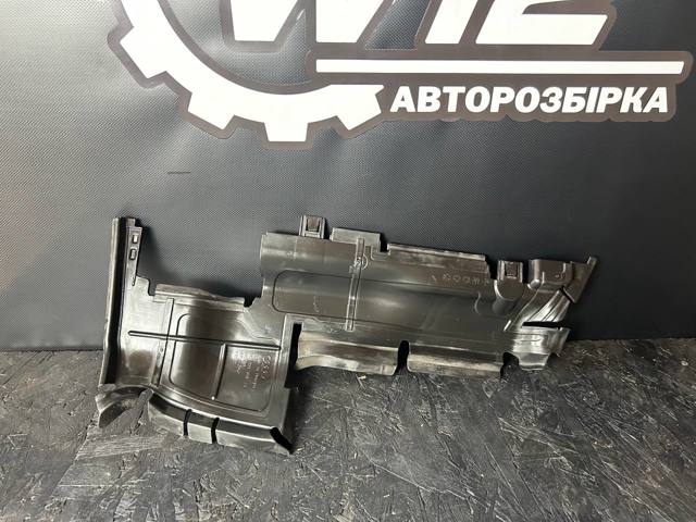 Повітропровід / дефлектор радіатора, правий 8W0121284AL VAG