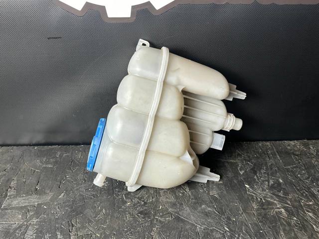 Бачок розширювальний 8W0121405E VAG