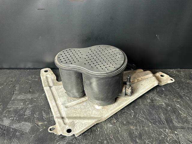 Адсорбер парів палива 8W0201799C VAG