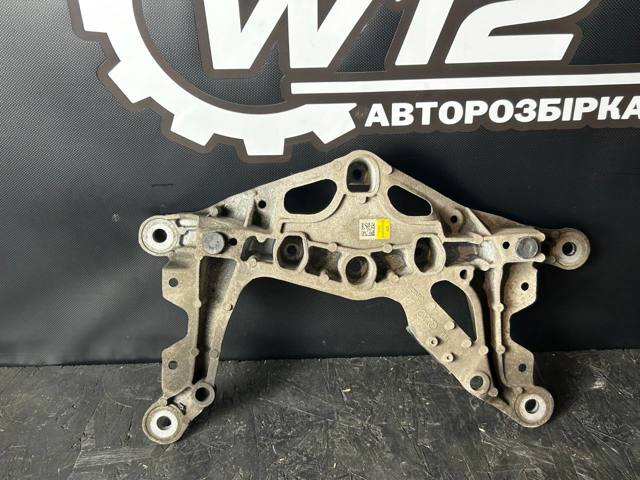 Балка кріплення коробки передач 8W0399262AD VAG