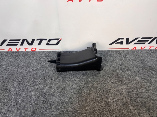 Патрубок повітряний 13717597584 BMW