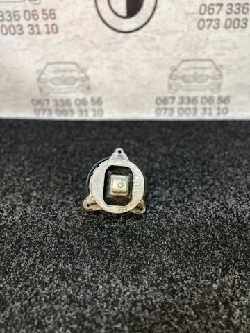 Подушка (опора) двигуна, ліва 22116877659 BMW
