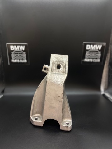 Кронштейн подушки (опори) двигуна, лівої 22116882035 BMW