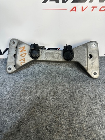Кріплення кпп 22326796605 BMW