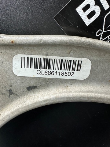 Важіль передньої підвіски верхній, лівий/правий 31106861185 BMW