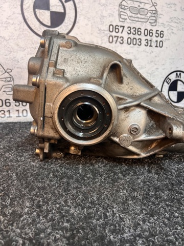 Задній редуктор 33108686219 BMW