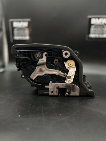 Замок передніх пасажирських дверей 51217281934 BMW