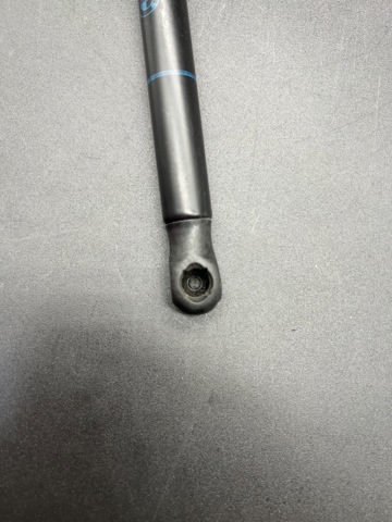 Амортизатор капота 51237294524 BMW