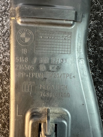 Ущільнювач крила 51487352221 BMW
