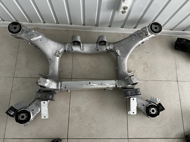 Балка задньої підвіски, підрамник 6894149 BMW