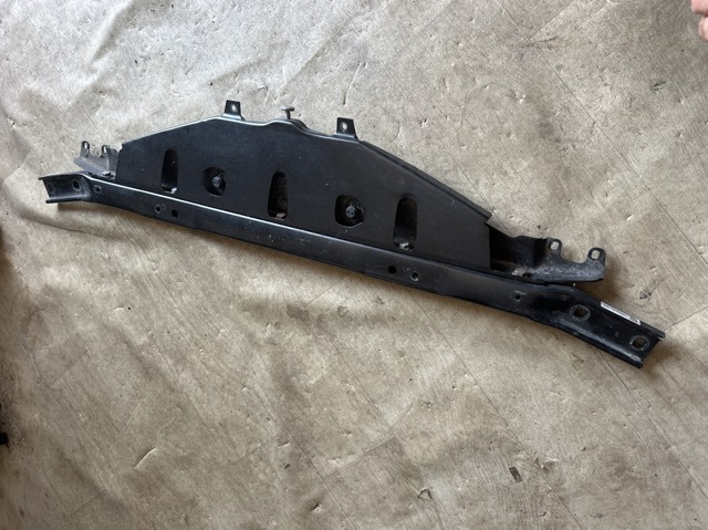 Накладка верхня передній панелі / супорта радіатора 7200690 BMW
