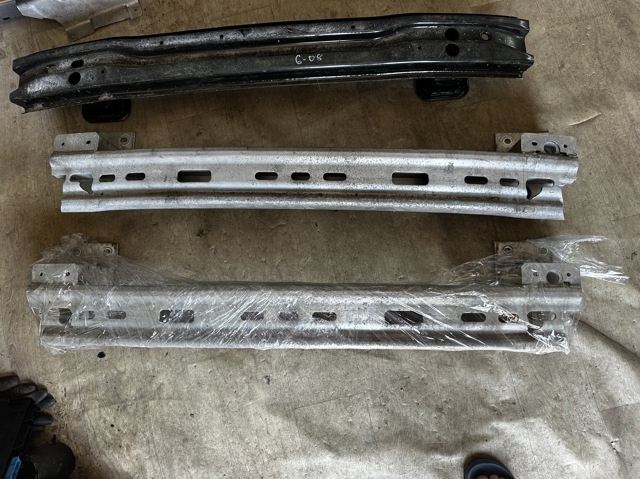 Балка бампера заднього 7294396 BMW