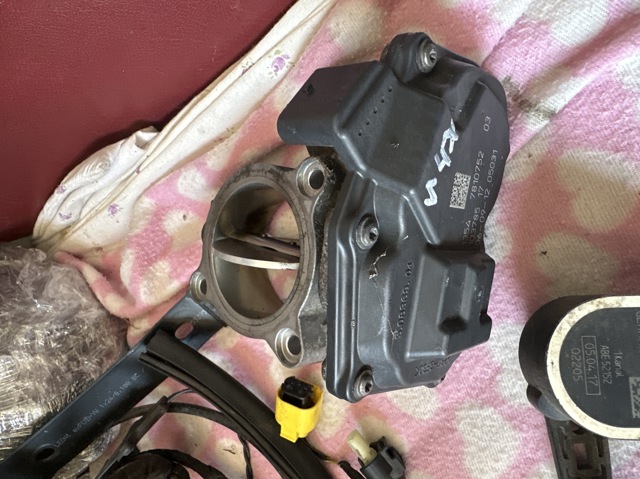 Заслінка повітряна 7810752 BMW