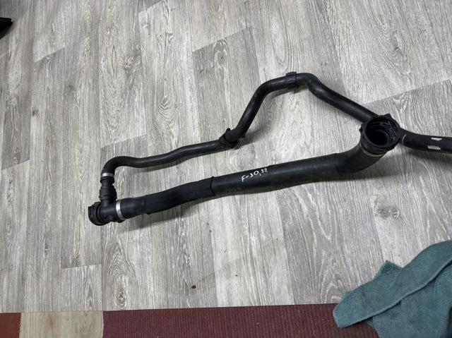 Патрубок системи охолодження 8514050 BMW
