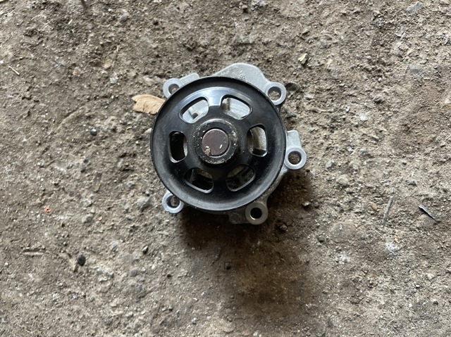 Насос охолоджуючої рідини 210106RC0A NISSAN