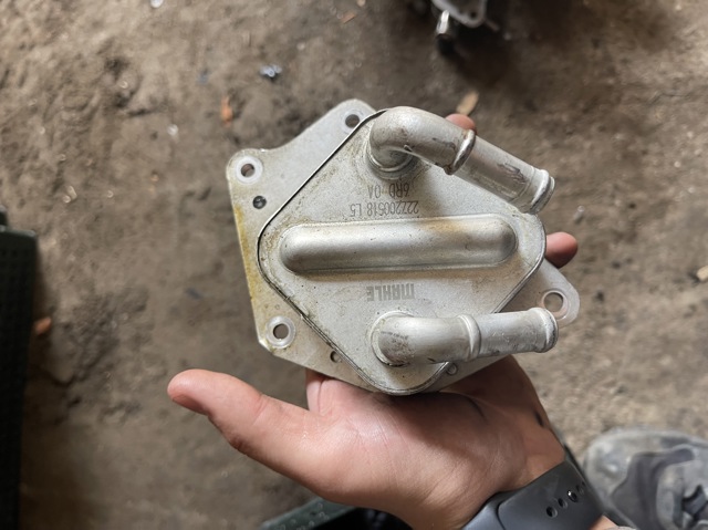 Радіатор масляний 213056RC1A NISSAN