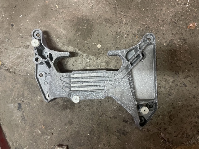 Кронштейн КПП 22319485312 BMW