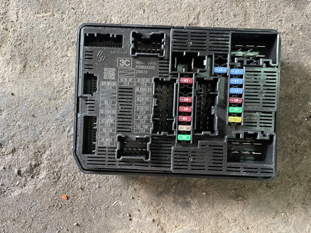 Реле запобіжників 284B76RA1D NISSAN