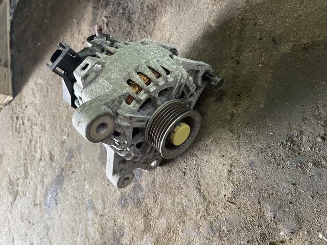 Генератор автомобільний 373002M317 HYUNDAI