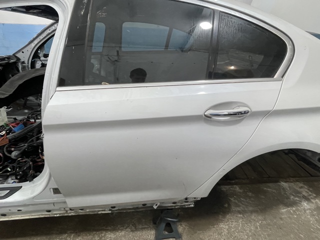 Двері задні, ліві 41007408963 BMW