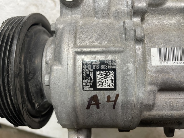Компресор кліматичної установки 4M0816803 VAG