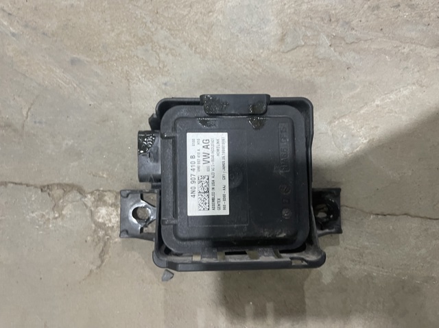 Блок управління системою відкривання воріт гаража 4N0907410B VAG