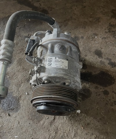 Компресор системи кондиціювання 64526822847 BMW