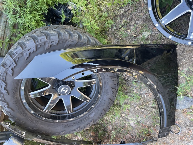 Ліве переднє крило 80A821105A VAG