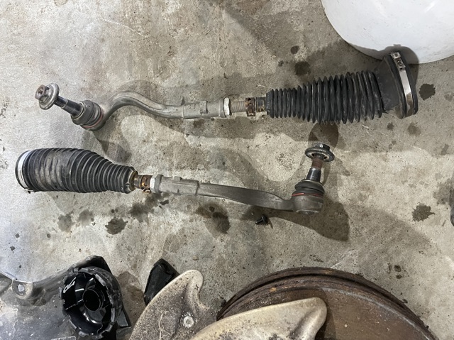 Накінечник рульової тяги, зовнішній 8W0423812C VAG