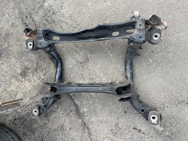 Підрамник задній 8W0505235AK VAG