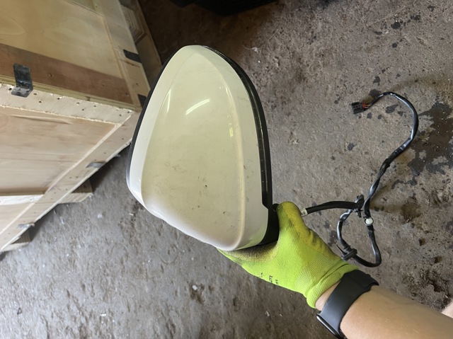 Бічне дзеркало заднього виду в зборі 8W1857409G VAG