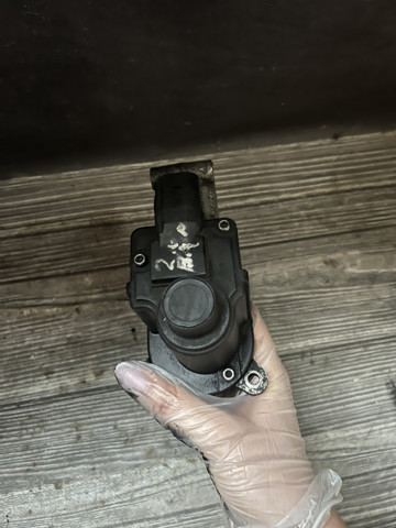 Клапан EGR рециркуляції газів 03G131501D VAG