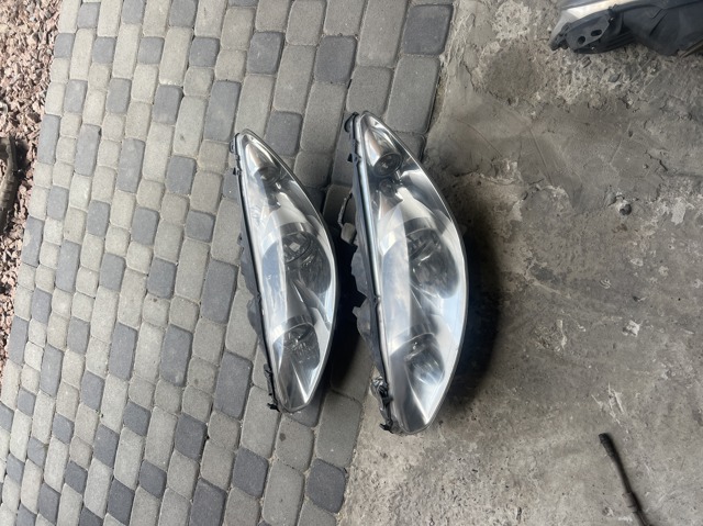 Фара Peugeot 308 1