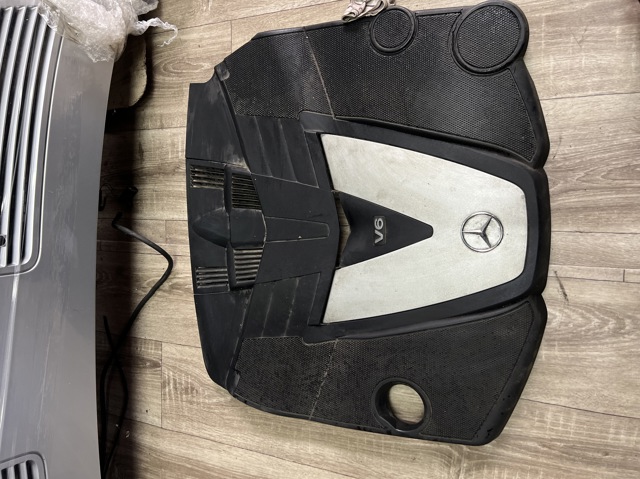 Кришка двигуна декоративна A6420101667 MERCEDES