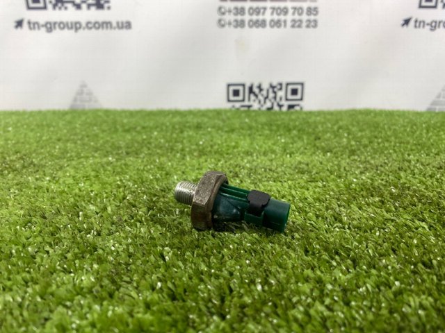 Датчик тиску масла двигуна 06L919081 VAG